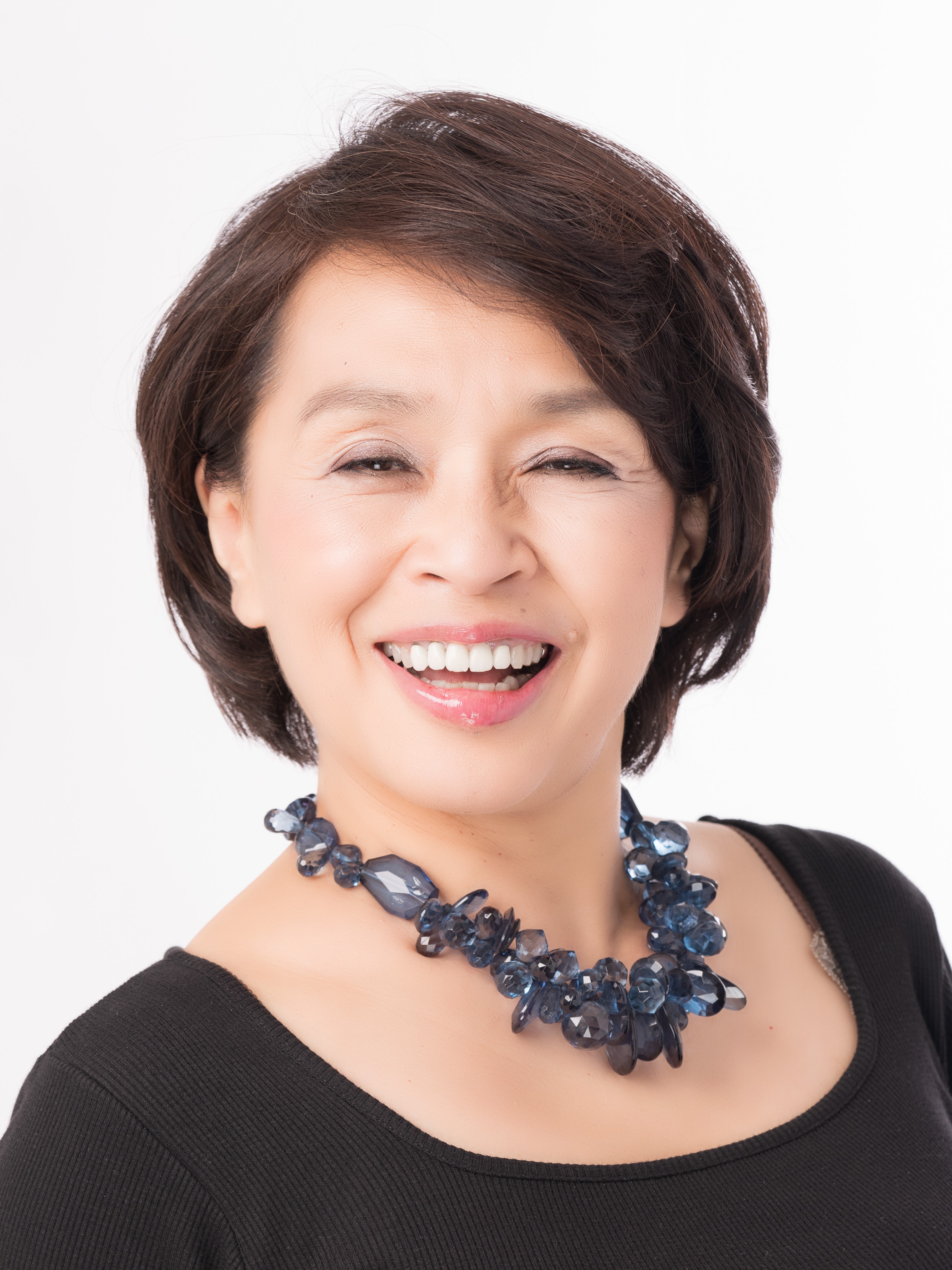 掲載用内田明美子プロフ写真.jpg